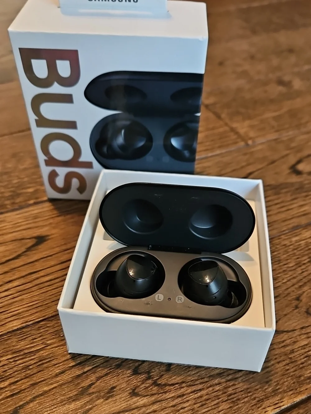 Samsung Black True Wireless Earbuds with Charging Case